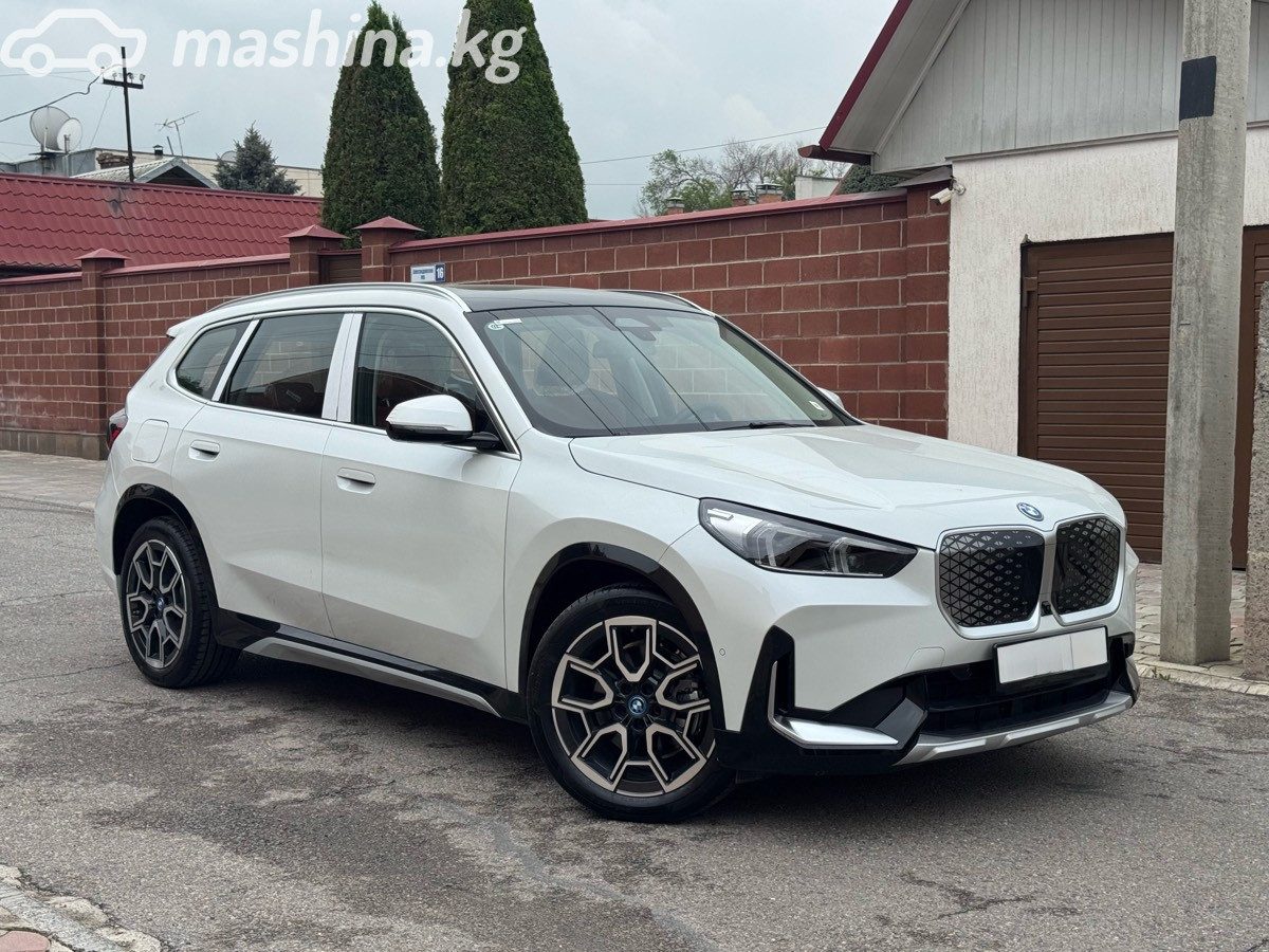 BMW iX1