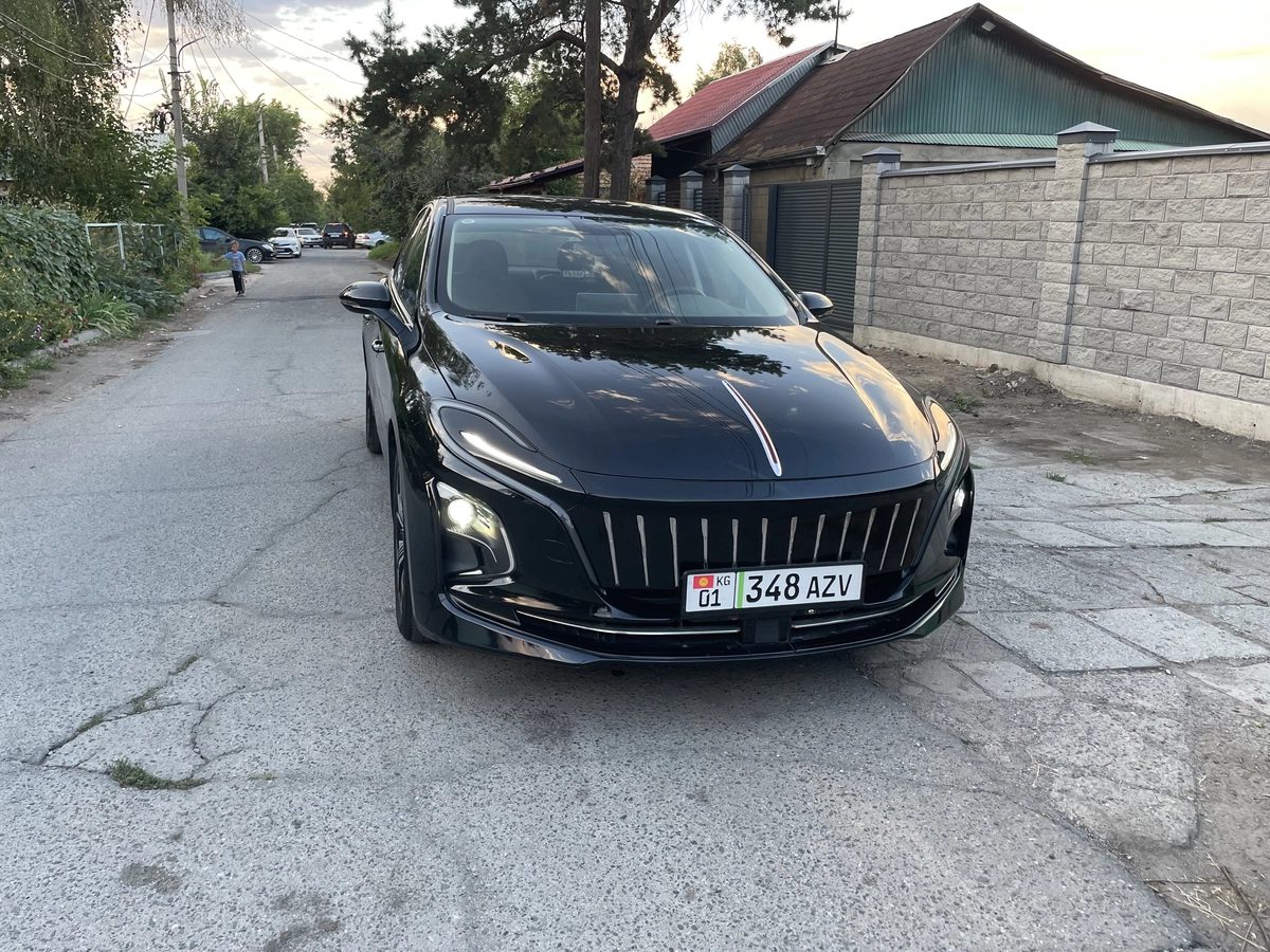 Hongqi E-QM5 54 kWh Electro AT