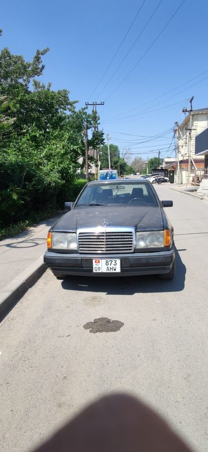 Mercedes-Benz W124