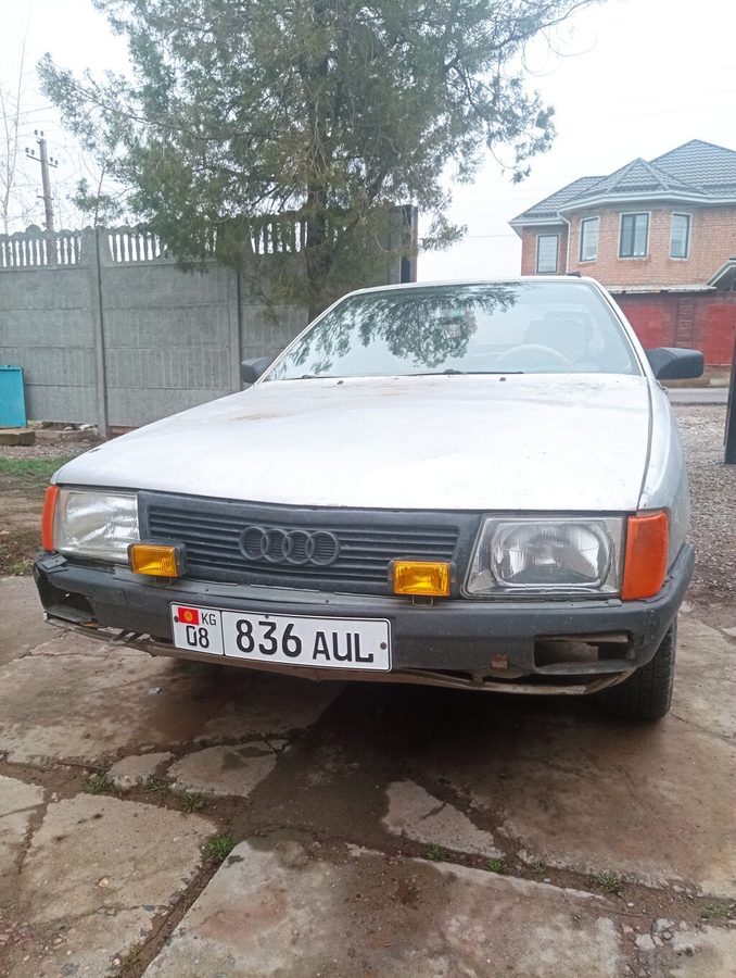 Audi 100