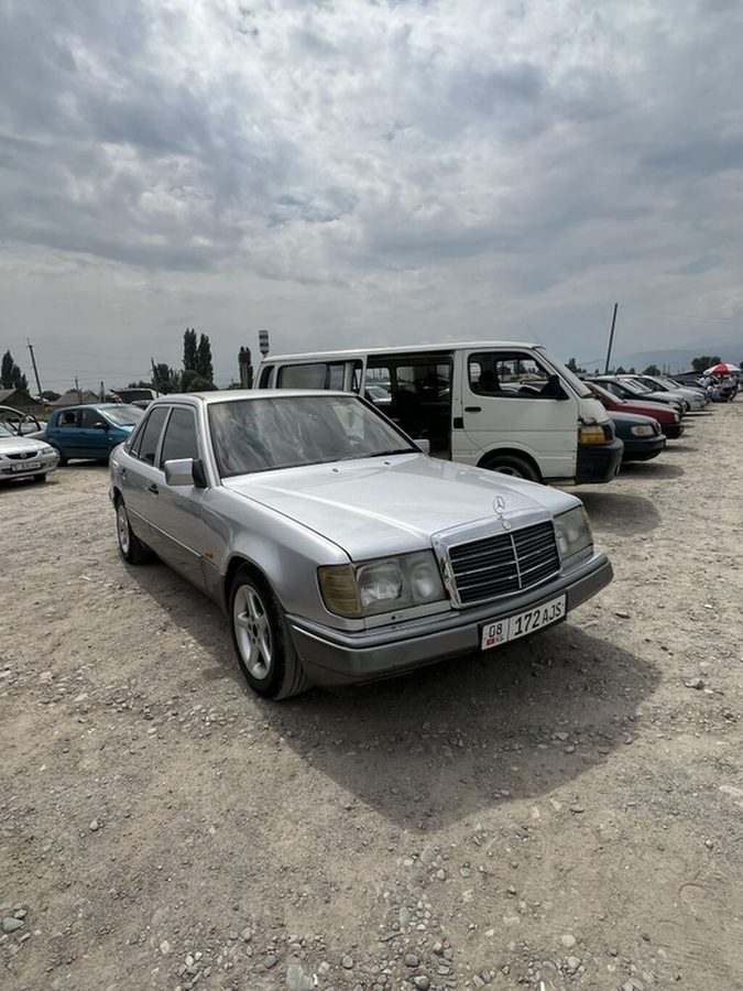 Mercedes-Benz W124
