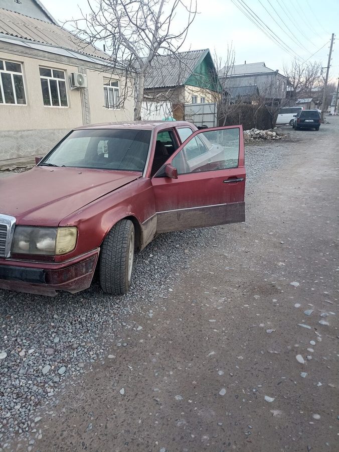 Mercedes-Benz W124