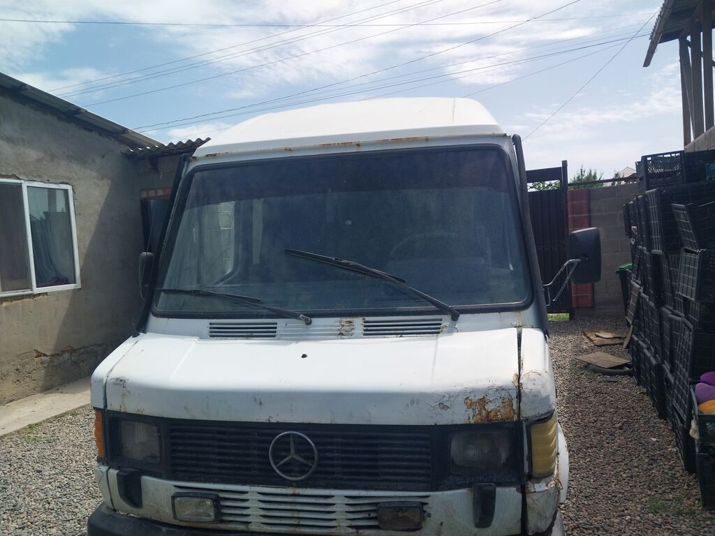 Mercedes-Benz 190