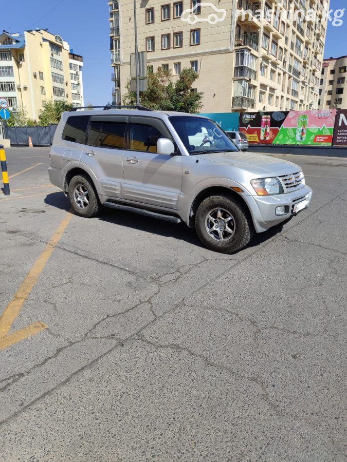 Mitsubishi Montero III