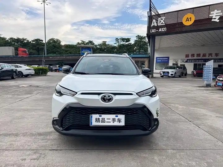 Toyota Frontlander 2024
