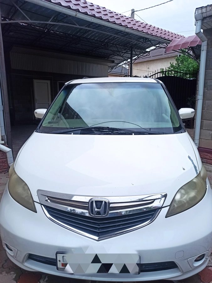 Honda Elysion I 2004