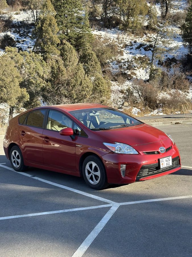 Toyota Prius III Рестайлинг (XW30) 2013