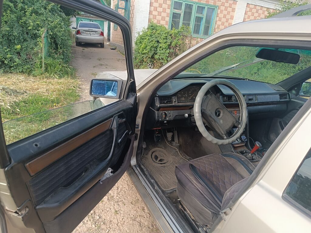 Mercedes-Benz W124