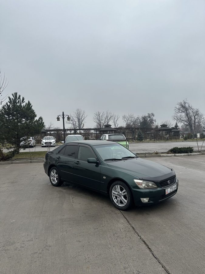 Lexus IS