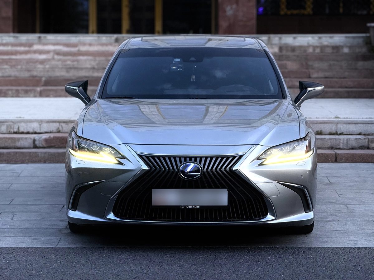 Lexus ES VII 2020