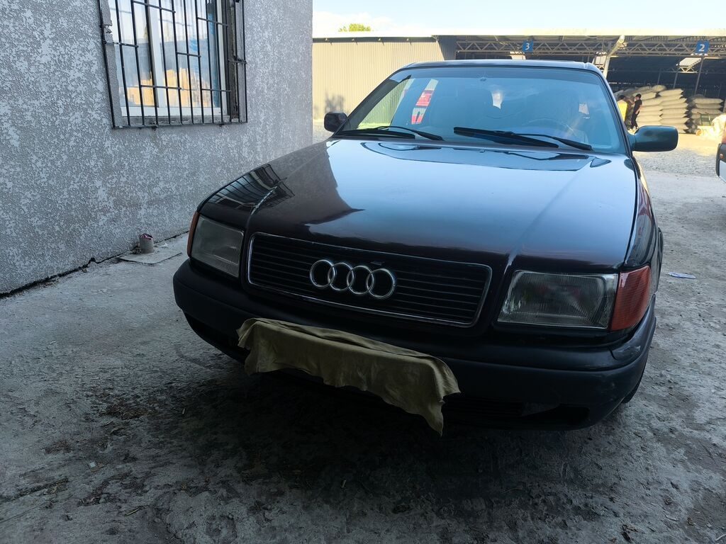 Audi 100
