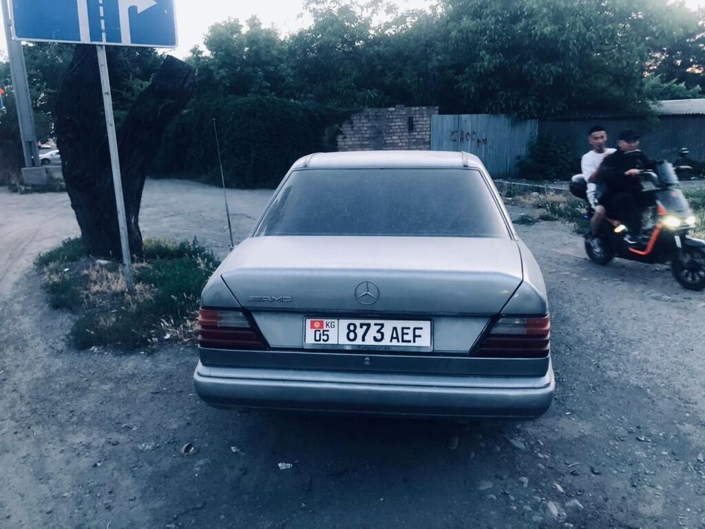 Mercedes-Benz W124