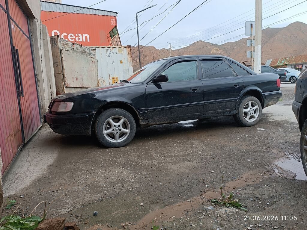 Audi 100