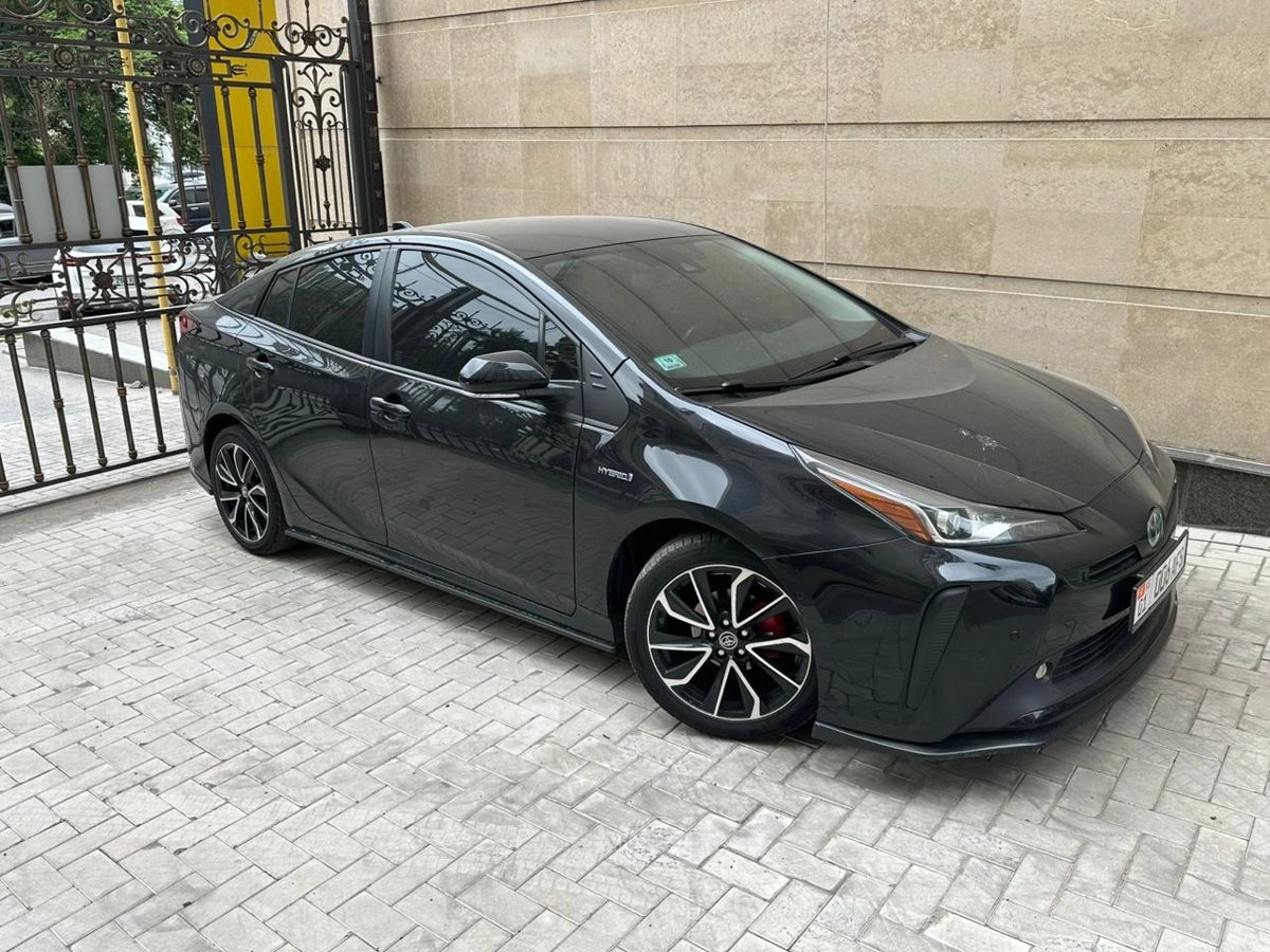 Toyota Prius IV Рестайлинг (XW50) 2020