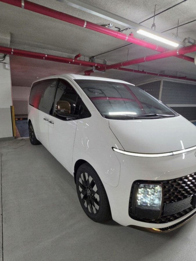 Hyundai Staria