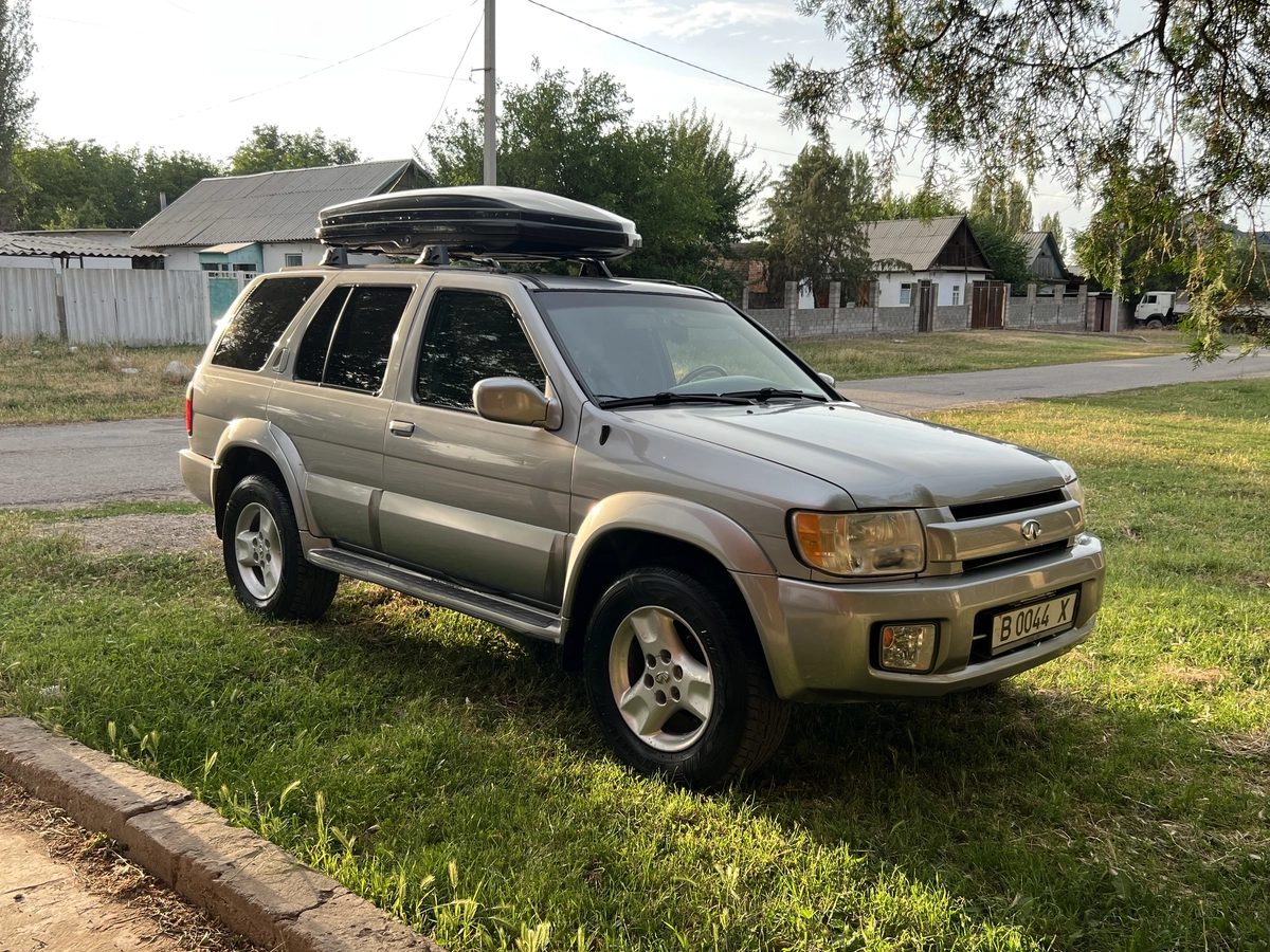 Infiniti QX4 I 2000