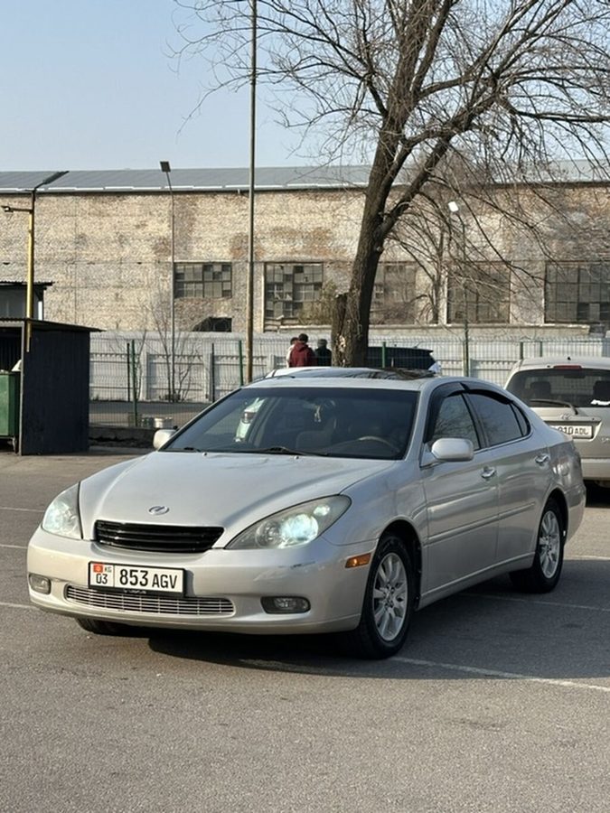 Lexus ES