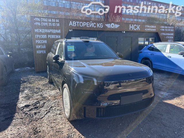Lynk &amp; Co 900