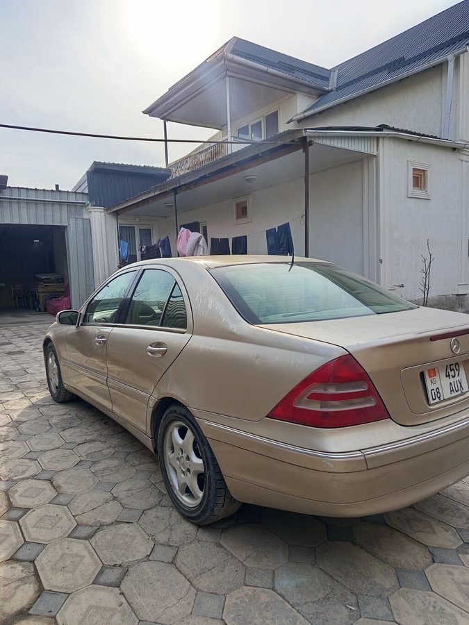Mercedes-Benz C-Class