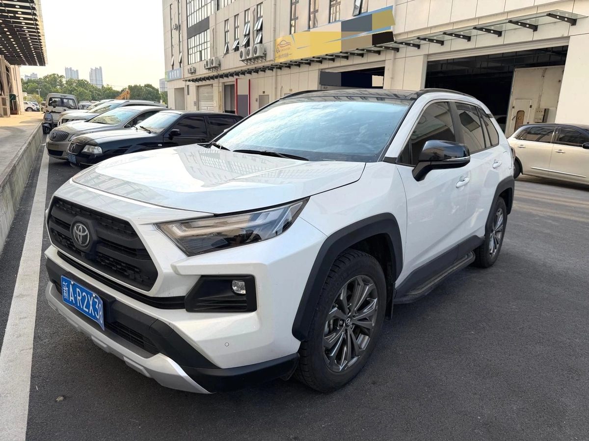 Toyota RAV4 V (XA50) 2022