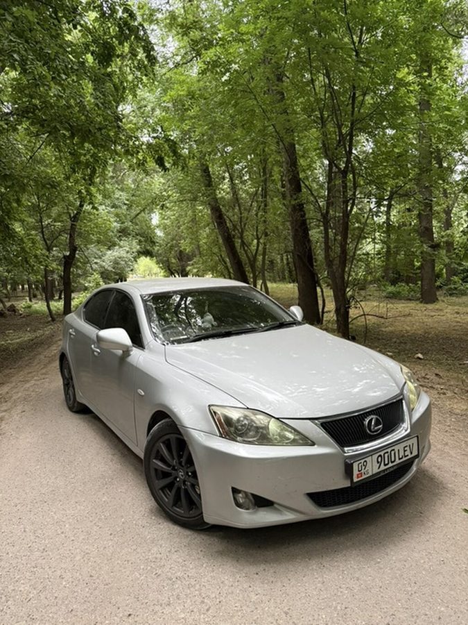 Lexus IS