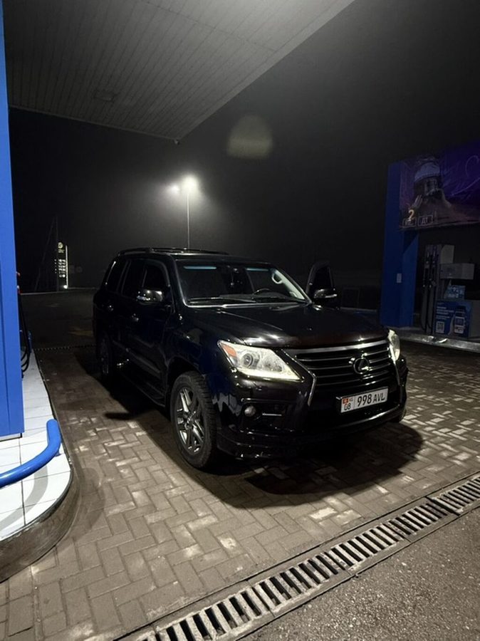 Lexus LX