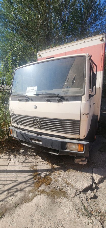 Mercedes-Benz 
