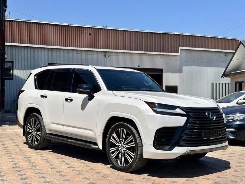 Lexus LX IV 2022