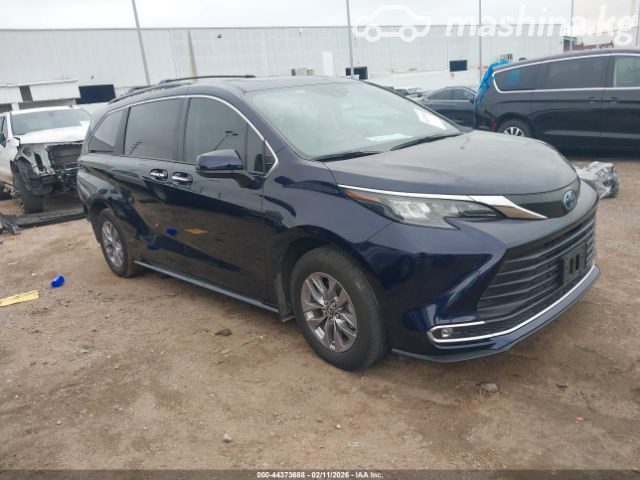 Toyota Sienna IV