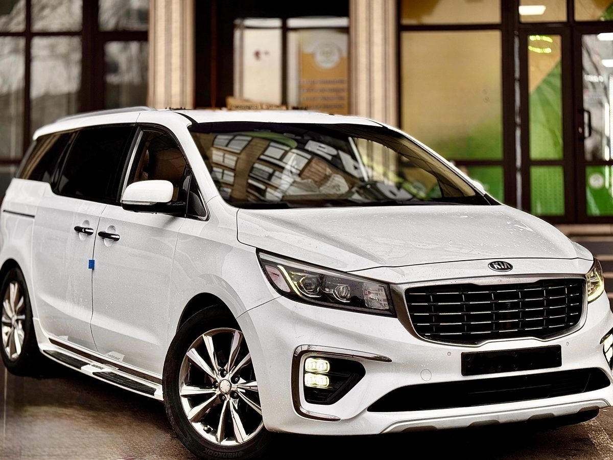 Kia Carnival III 2020
