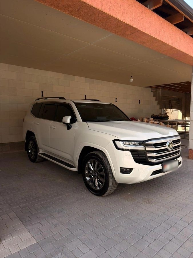 Toyota Land Cruiser 300 Series 2025