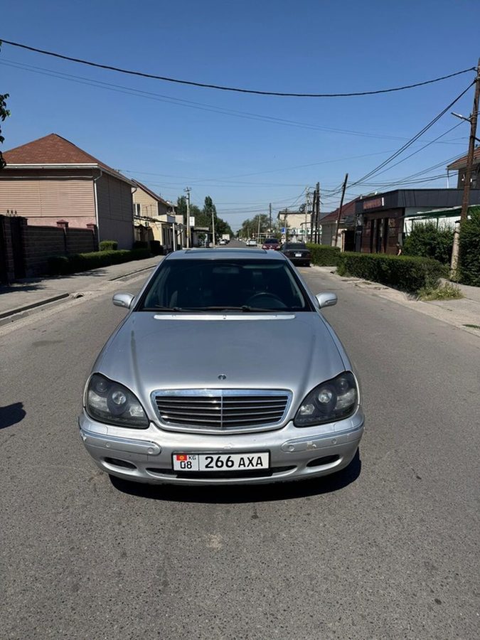 Mercedes-Benz S-Class