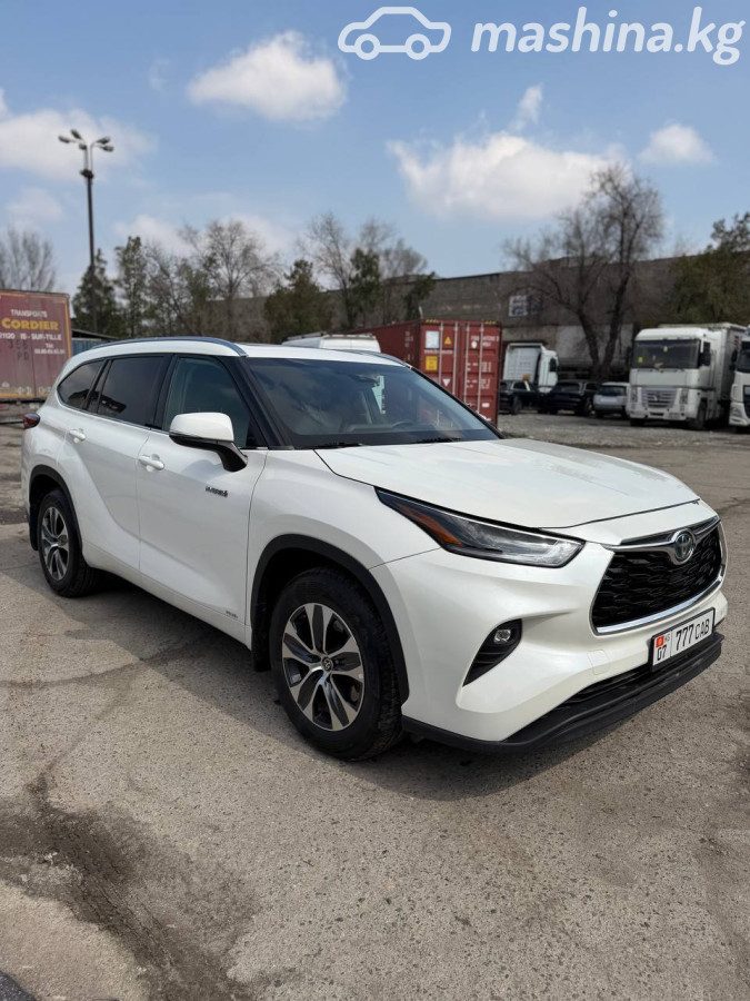 Toyota Highlander IV (U70)