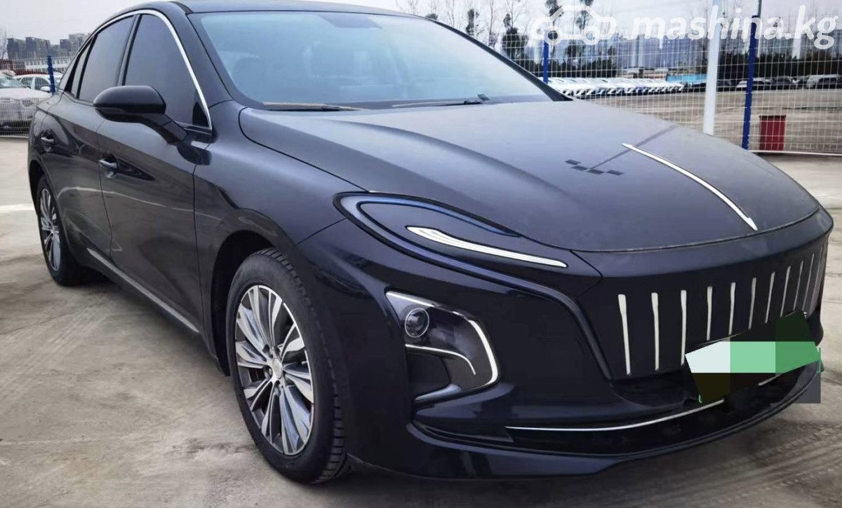 Hongqi E-QM5
