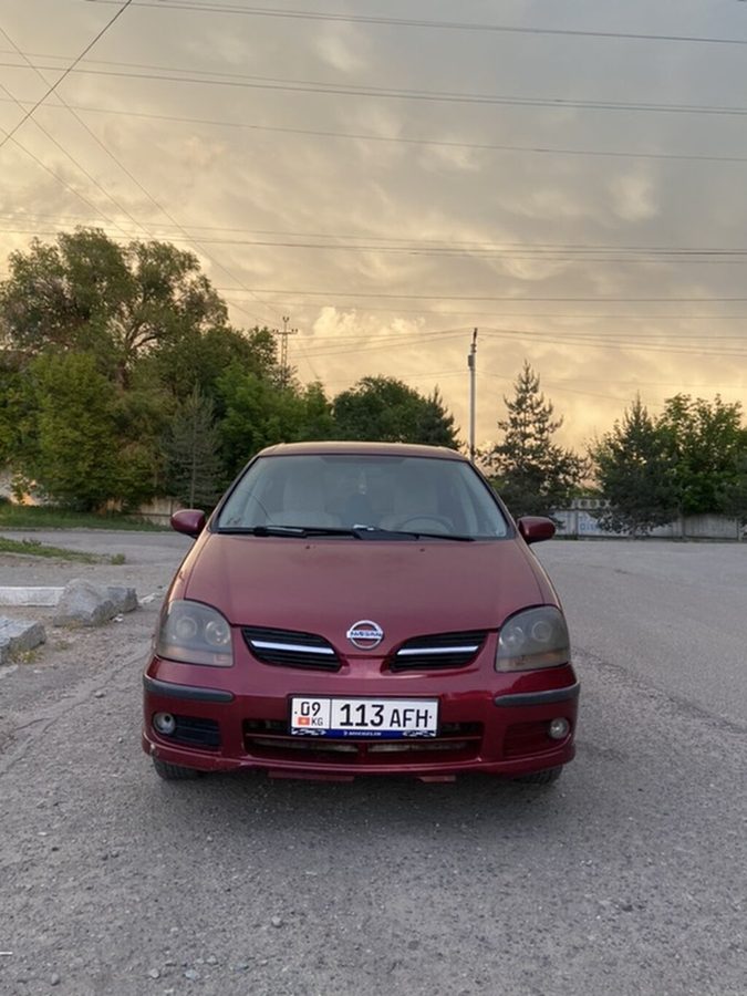 Nissan Almera Tino