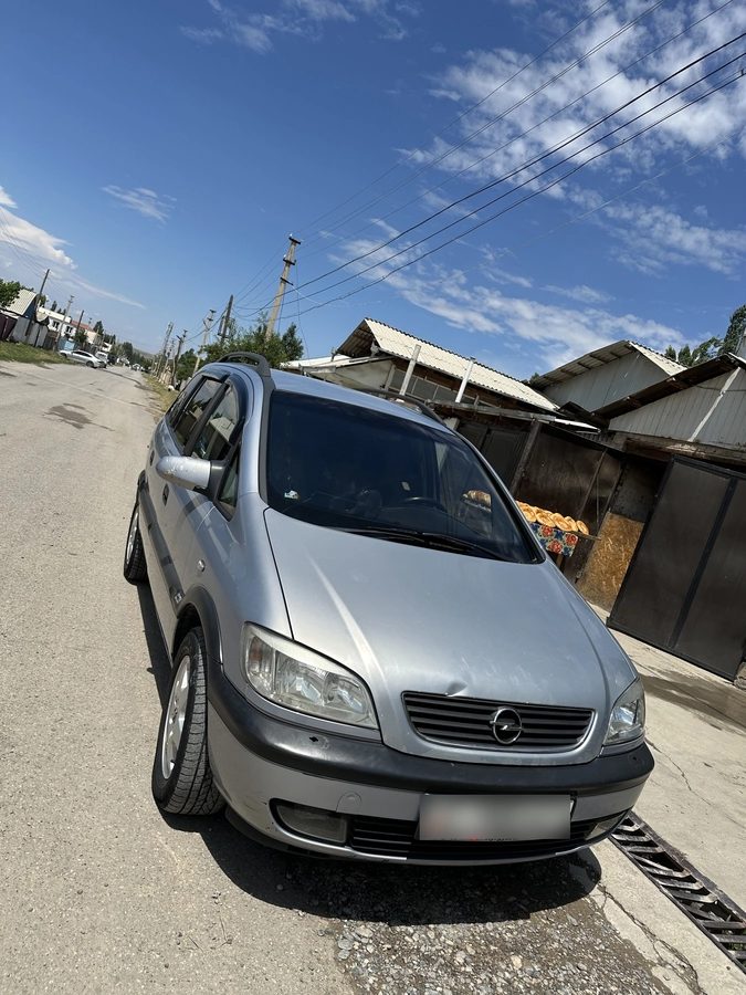 Opel Zafira A 2001