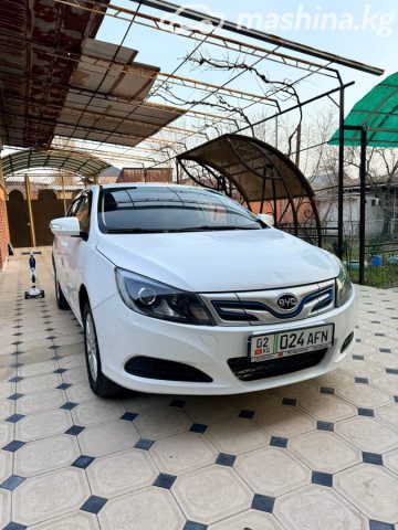 BYD E5