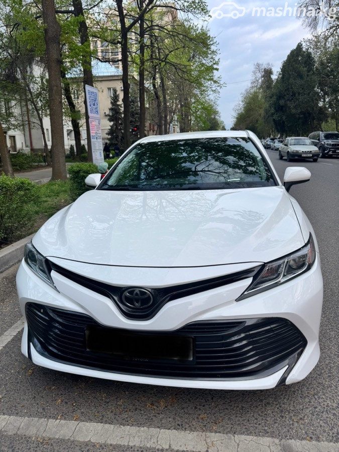 Toyota Camry VIII (XV70)