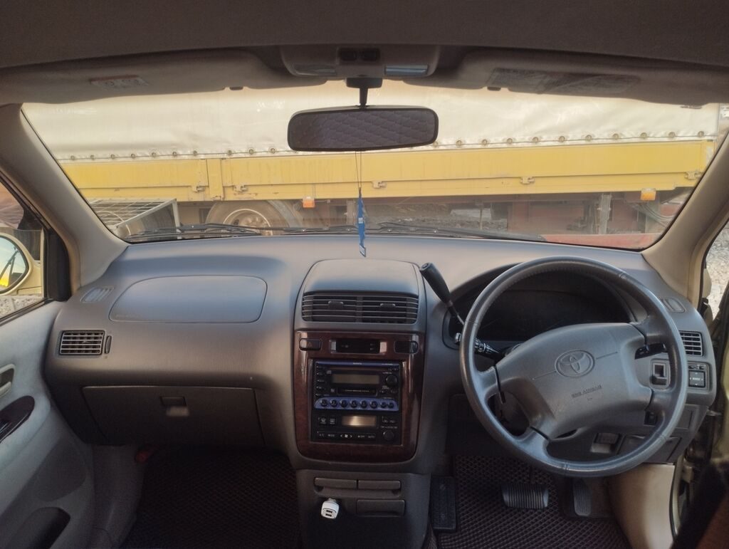 Toyota Ipsum