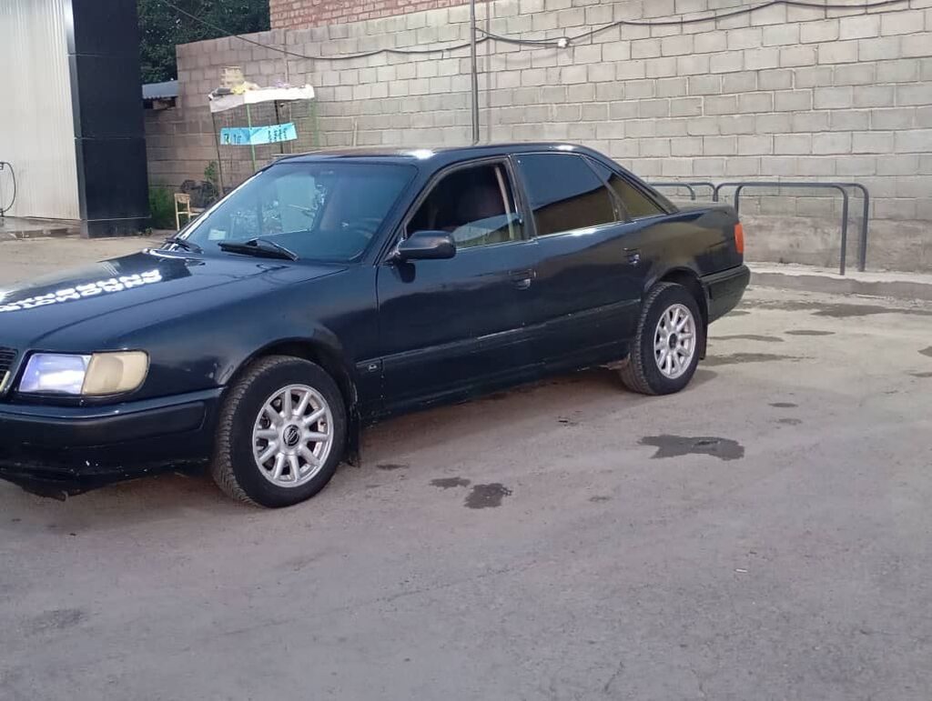Audi 100