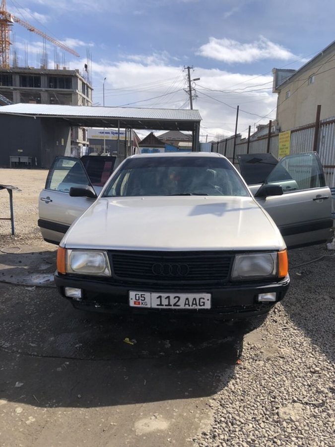 Audi 100