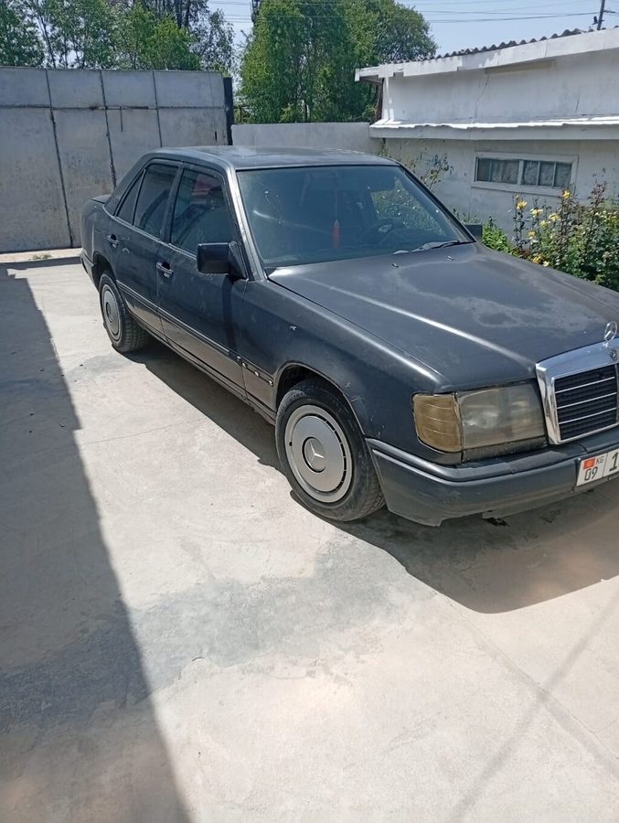 Mercedes-Benz W124