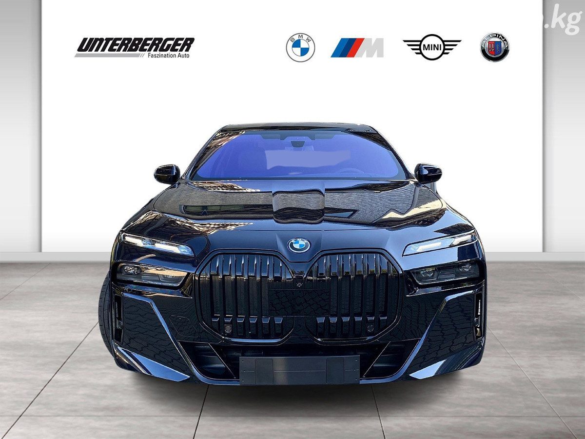 BMW i7