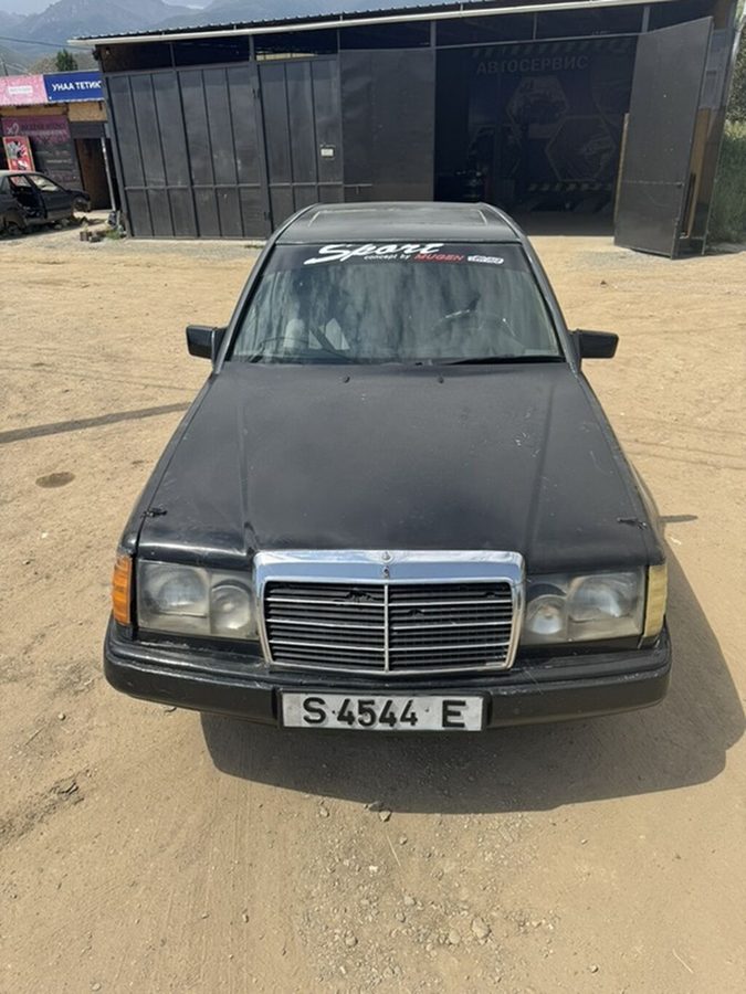 Mercedes-Benz W124