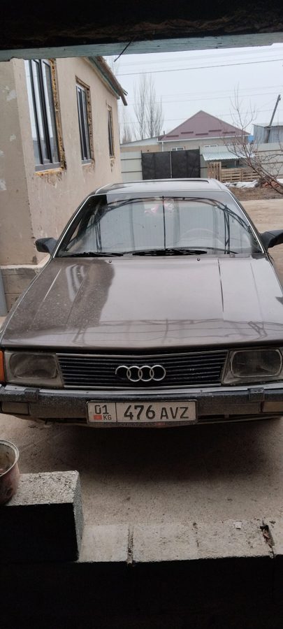 Audi 100