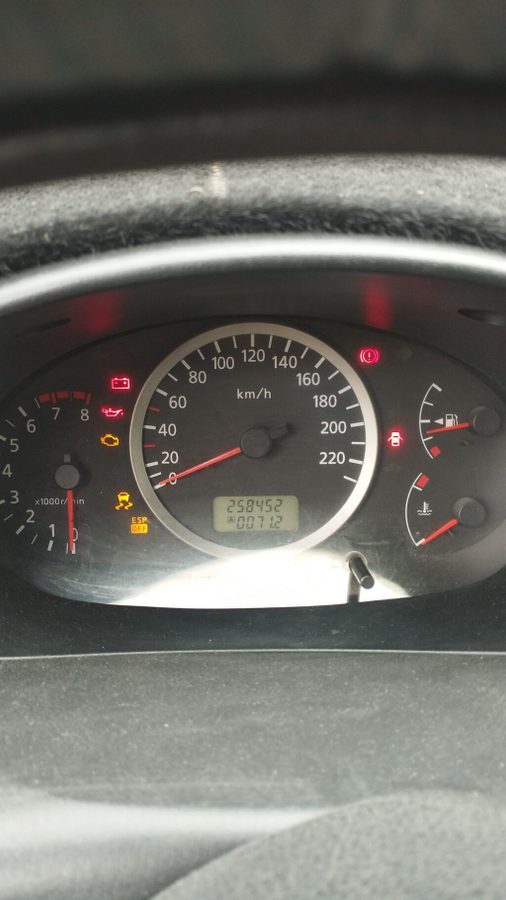 Nissan Almera Tino