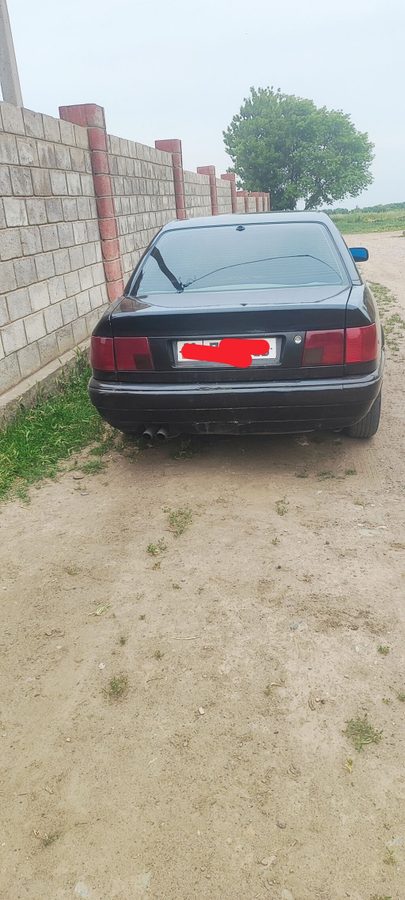 Audi 100