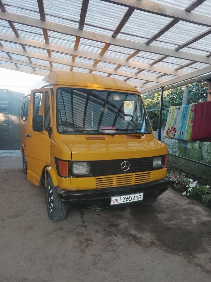 Mercedes-Benz T1