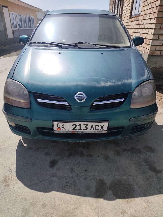Nissan Almera Tino