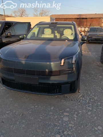 Lynk &amp; Co 900